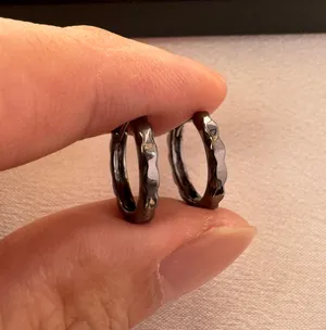 Small Hoop Earrings for Men Women Streetwear Unisex Style thumbnail 4