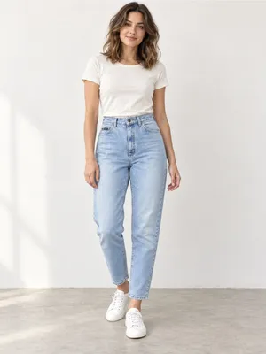 Vintage Lee Women’s High-Rise Mom Jeans Light Wash Tapered Leg 27x32 thumbnail 5