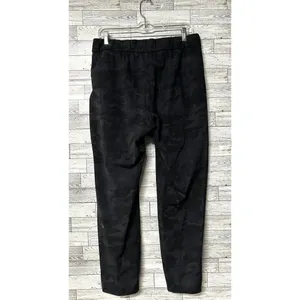 Lululemon On The Fly Pant *28” - Incognito Camo Multi Grey / Coal / Size 8 thumbnail 2