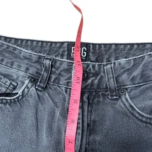 Urban Outfitters BDG High Waist Faded Black Mom Jeans Straight Leg Size 26 thumbnail 6