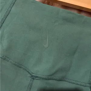 Nike leggings thumbnail 3