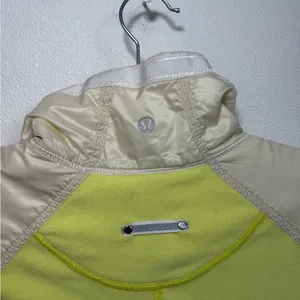 Lululemon Yellow Cream Down Ski Jacket Sz 6 Hooded Water Resistant Luxe Warm thumbnail 13