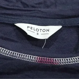 Peloton Pullover Logo Lightweight Sweatshirt Athletic Top Women’s Small thumbnail 3