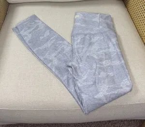Vuori Clean Elevation Leggings 25" Size XS thumbnail 1