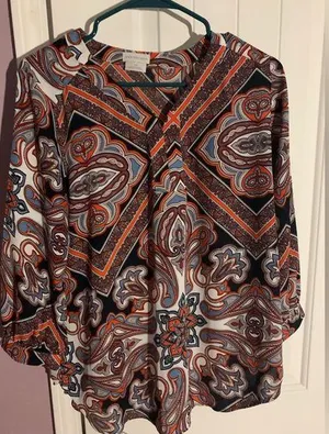 Van Heusen size L Blouse. Very pretty! NWOT Sz M thumbnail 1