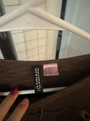 H&M Brown cropped t shirt thumbnail 2