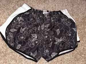 Athletic Shorts Size L thumbnail 1