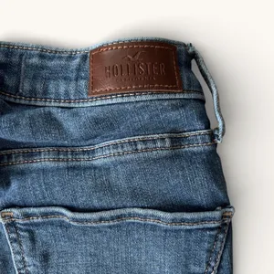 Hollister Curvy Skinny Jeans Womens 24x28 Distressed Medium Wash‎ Stretch Denim thumbnail 5