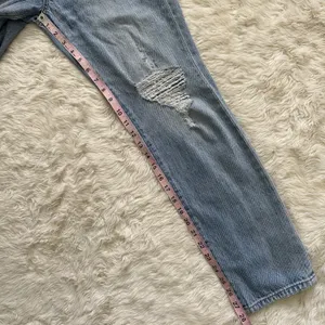 Madewell Jeans The Perfect Vintage in Calabria Wash: Ripped Edition 26 thumbnail 13