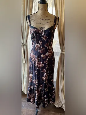 Floral Ruffle Hem Dress Black thumbnail 2