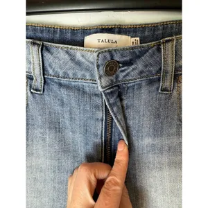 Talula Aritzia Shorts Womens 30 Blue Denim Medium‎ Wash High Rise Raw Hem Jean thumbnail 5