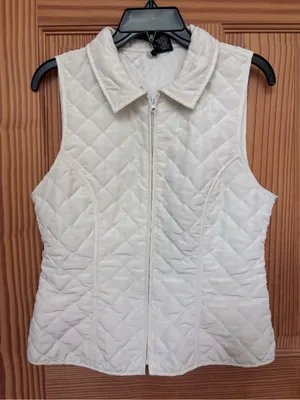 New Directions White Quilted Sleeveless Zip Vest thumbnail 1