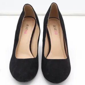 JustFab Lavinie Black Faux Suede Round Toe Block Heel Pumps Womens 8.5 thumbnail 4