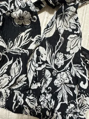 Zara Floral Halter Button Front Crop Top thumbnail 2