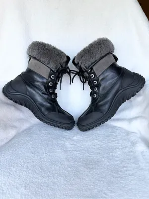 UGG Adirondack II Women’s 1906 Winter Boots Sz 6.5 Waterproof VIBRAM Cozy Snow thumbnail 6