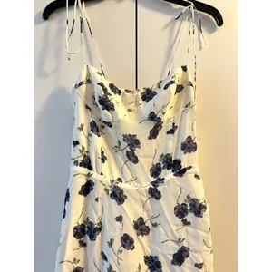 Reformation Kourtney Floral White Blue Dress Blueberries size 2 thumbnail 3