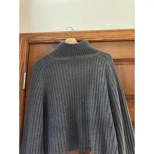 REFORMATION Brooke Cashmere Cropped Turtleneck Sweater in Gray Size XS thumbnail 4