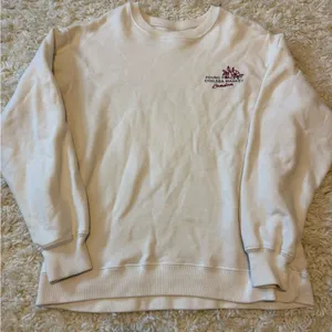 Hollister women’s oversized white Sweatshirt thumbnail 1