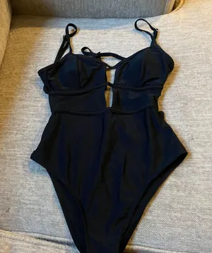 Cupshe Women's One Piece Swimsuit Scoop Neck Adjustable Straps Cutout Back Self Tie Bathing Suit thumbnail 6