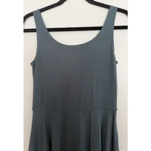 Quince Women Tencel Jersey Fit & Flare Dress Dark Olive Women's Size Medium thumbnail 4