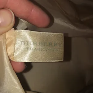 Burberry Frangances Overnight Bag large Burberry bag cream tan color pla…​​ thumbnail 9