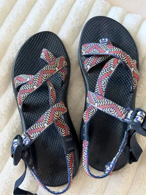 Chacos Women's Black Sandals with Multicolor Geometric Straps thumbnail 5