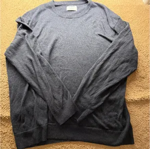 Old Navy Sweater thumbnail 1