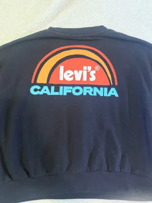Levi’s cropped crewneck size medium thumbnail 2