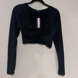 Wild Fable Black Long Sleeve Crop Twist Top NWT thumbnail 1
