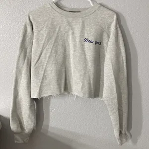 Brandy Melville New York Gray Crewneck Crop Sweater thumbnail 2