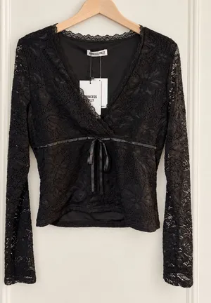 Princess Polly Black Floral Lace Wrap Top Size 10 NWT Ribbon Tie Long Sleeve thumbnail 1