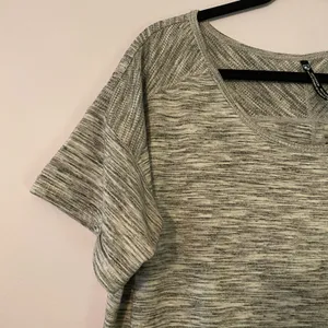 Kuhl Gray Heathered Short Sleeve Shirt Active Gorpcore Women's size Large thumbnail 3