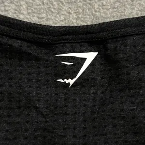 Gymshark Vital Seamless 2.0 Long Sleeve Crop Top Size Small Black Marl thumbnail 4