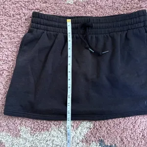 PINK Victoria's Secret High Waisted Fleece Skirt Black Mini Size Medium Beach EUC thumbnail 8