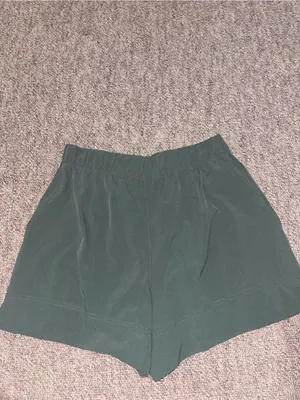 High-Waist Forest Green Women's Shorts with Elastic Waistband thumbnail 2