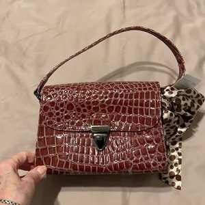 NWT Comely brown faux alligator handbag polka dot scarf that matches the lining thumbnail 2