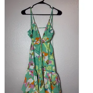 ASTR the Label Aneira Floral Tiered Maxi Dress Green Pink Multi Size‎ S thumbnail 2