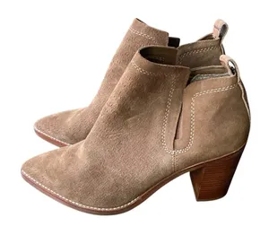 DOLCE VITA Suede Bootie Womens Sz 11 Tan Stacked Heel Pointed Toe thumbnail 1