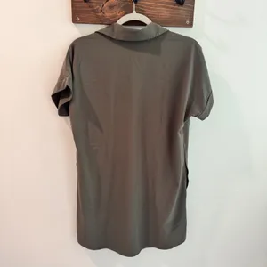 Indyeva Womens Olive Green Short Sleeve V-Neck Tunic Top with Pockets Size Small thumbnail 4