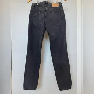H&M Divided Black Distressed Straight Leg Jeans Size 4 High Rise Ripped Denim‎ thumbnail 4