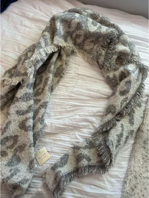 Ivory/Grey Leopard Print Scarf thumbnail 1