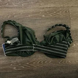 NWT Abercrombie & Fitch Curve Love Strap Underwire Green Bikini Top. Size Medium thumbnail 6