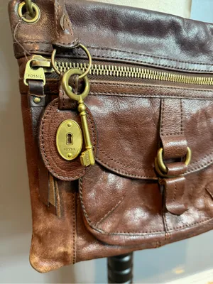 Fossil Sasha Brown Leather Crossbody Bag w Key Charm Vintage thumbnail 4