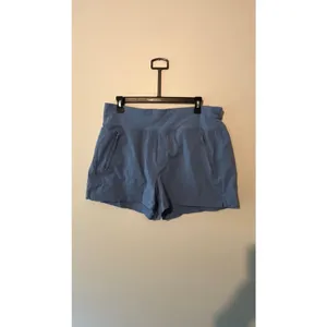 Athleta Trekkie North Mid-Rise Hiking Shorts Women’s Size 14 Blue Athletic thumbnail 2