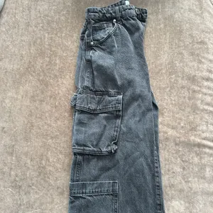 Cotton On cargo wide leg jean. 30”inseam. Color- black. Size- 2 thumbnail 2