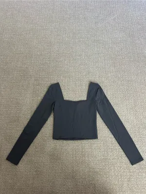 Aritzia Babaton Grey Square-Neck Long Sleeve Crop Top Size XS thumbnail 3