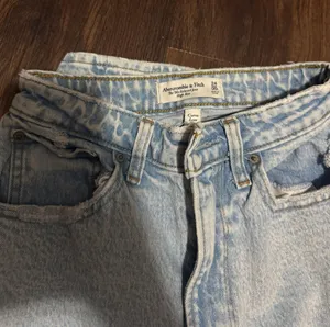 Abercrombie Curve Love Jeans thumbnail 2