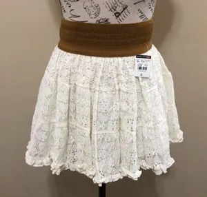 NEW Women’s Large Lace Skater Skirt thumbnail 1
