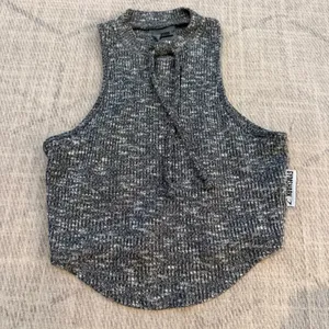 Gymshark Splounge Gray Ribbed Knit Racerback Crop Top Small thumbnail 2