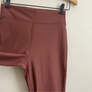 Old Navy Powersoft Ribbed Flare Leggings Brown Size M thumbnail 4